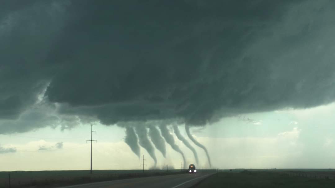 sextile tornados